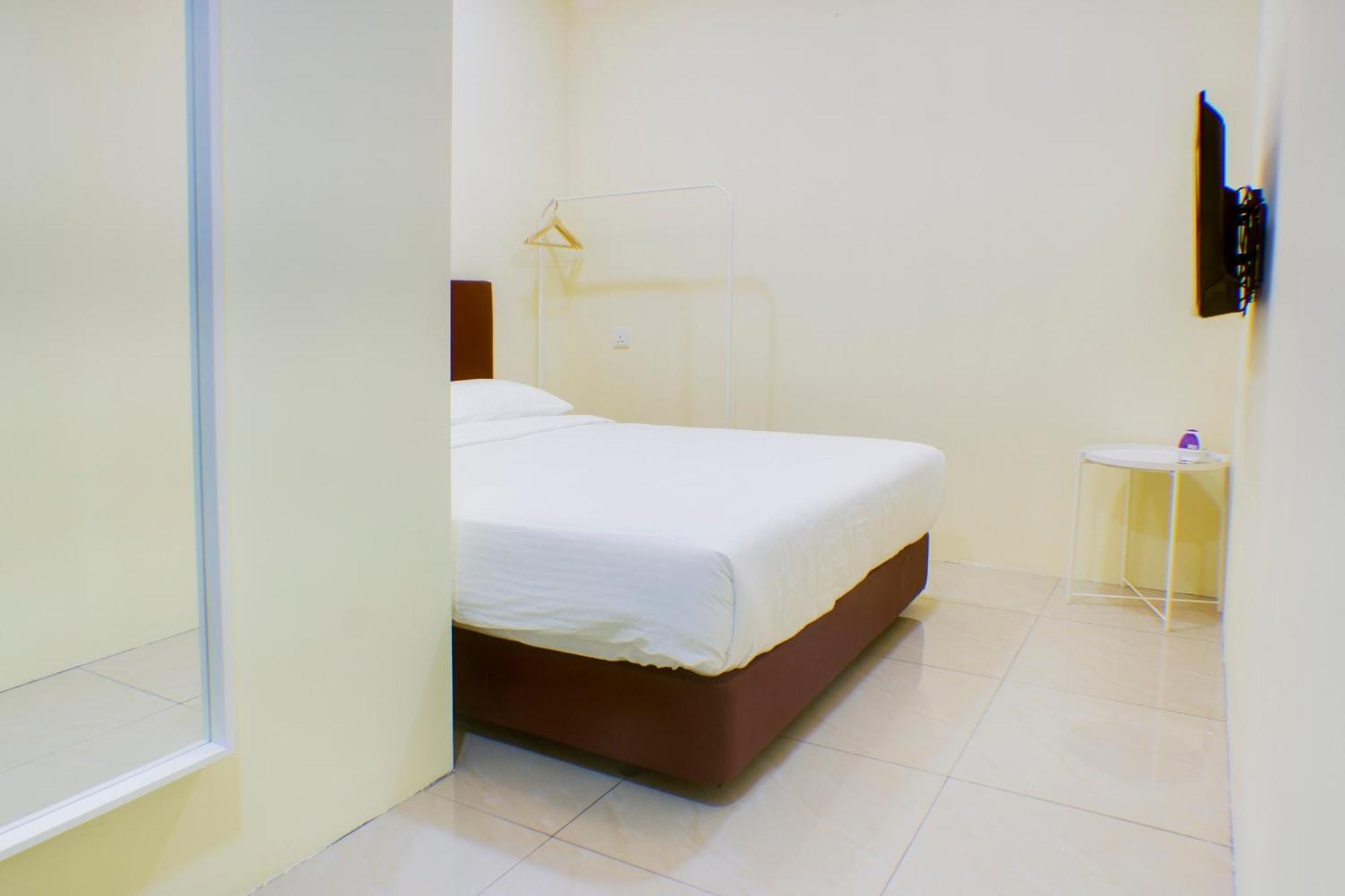 Oyo 90090 Roselyn Inn 2 باسير غونداغ المظهر الخارجي الصورة