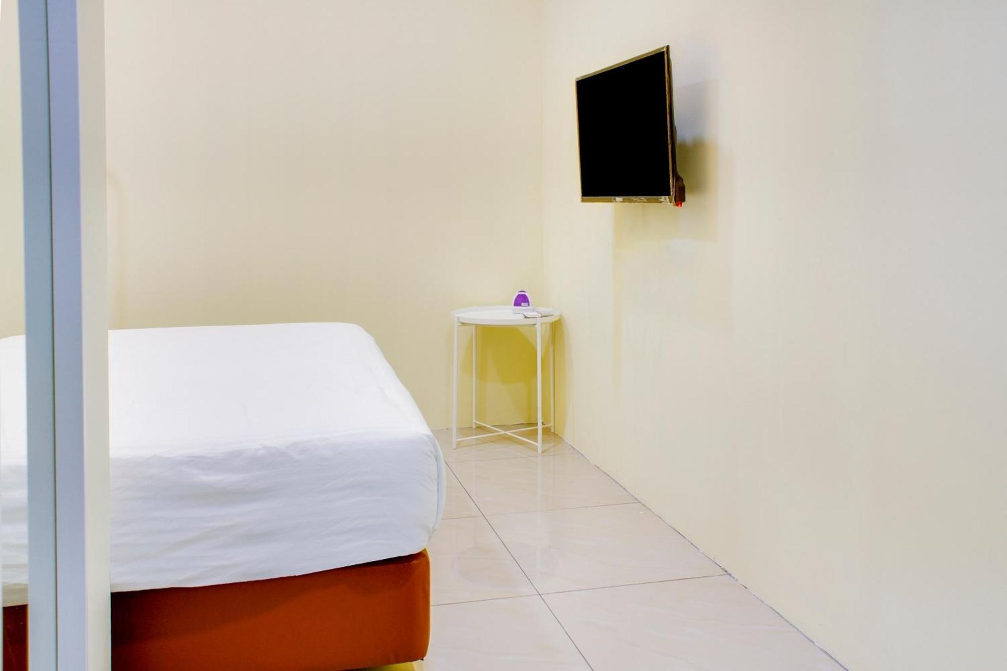 Oyo 90090 Roselyn Inn 2 باسير غونداغ المظهر الخارجي الصورة