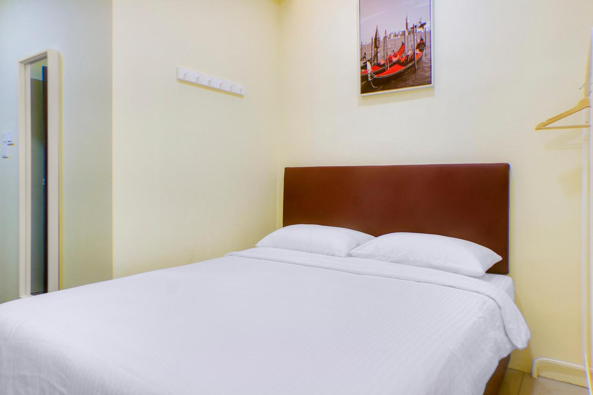 Oyo 90090 Roselyn Inn 2 باسير غونداغ المظهر الخارجي الصورة