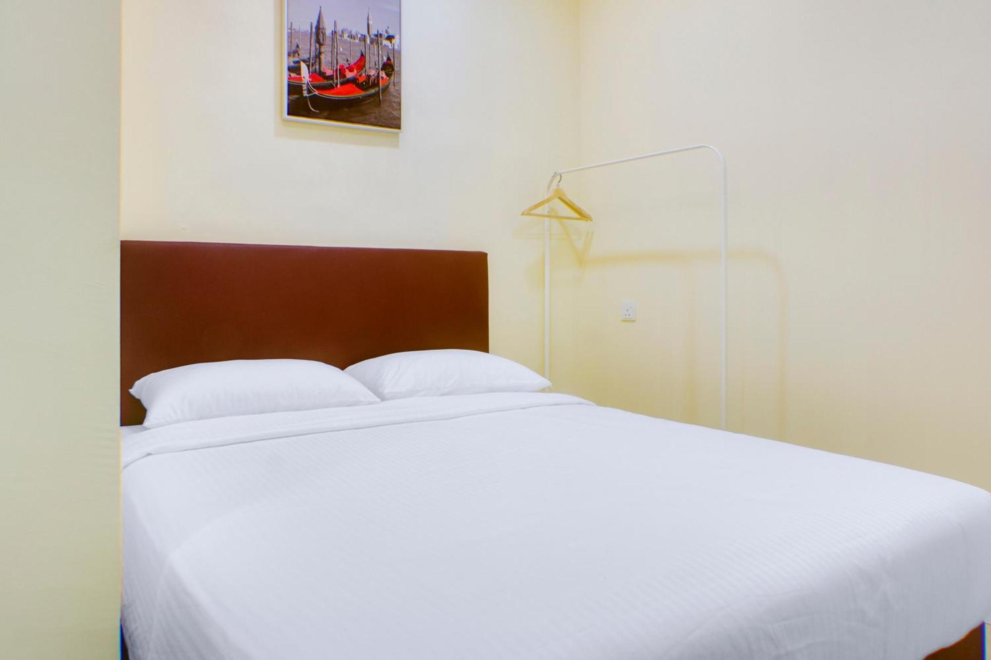 Oyo 90090 Roselyn Inn 2 باسير غونداغ المظهر الخارجي الصورة