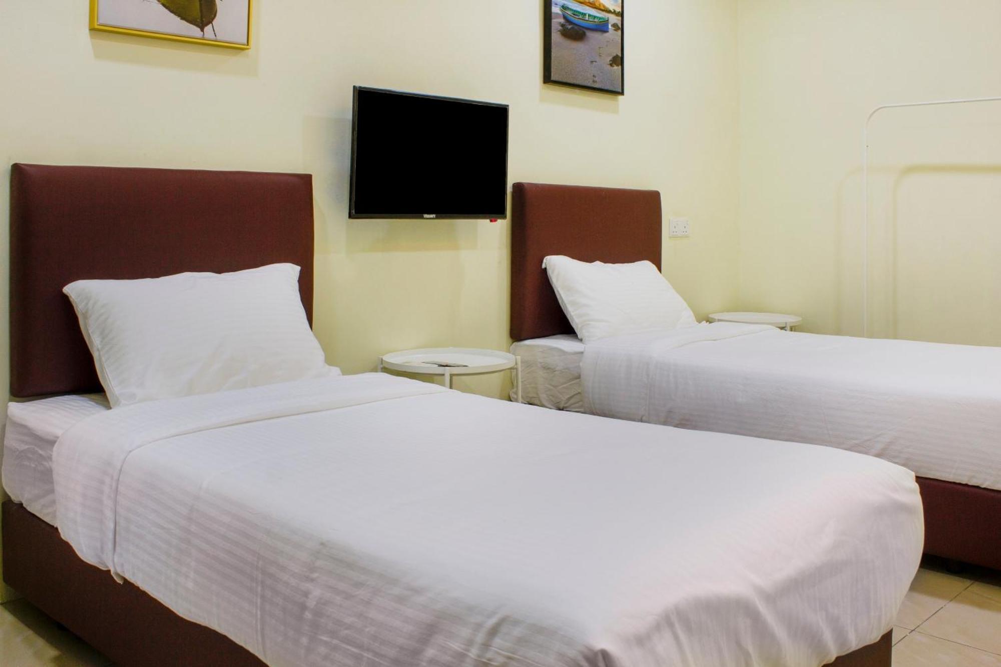 Oyo 90090 Roselyn Inn 2 باسير غونداغ المظهر الخارجي الصورة
